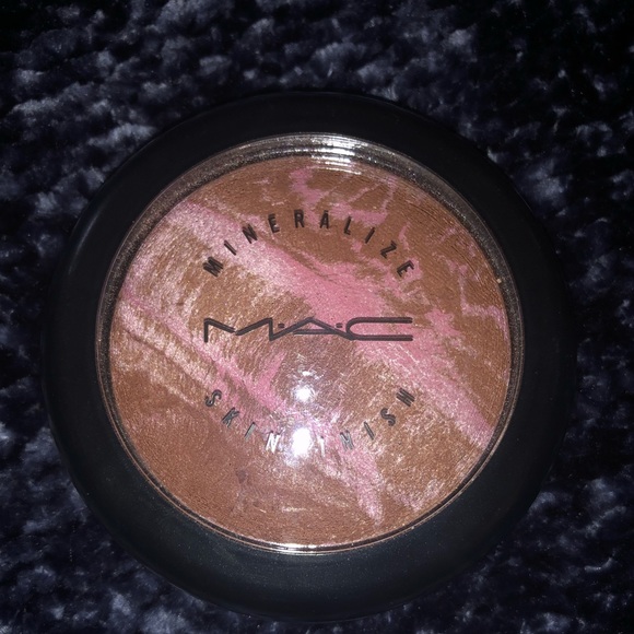 MAC Cosmetics Other - MAC Cosmetics Mineralize Skinfinish in RIO